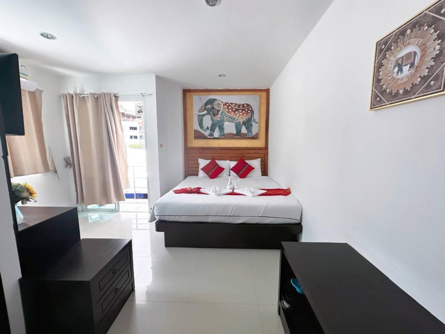 Abby'S House Hotel Patong Exterior photo