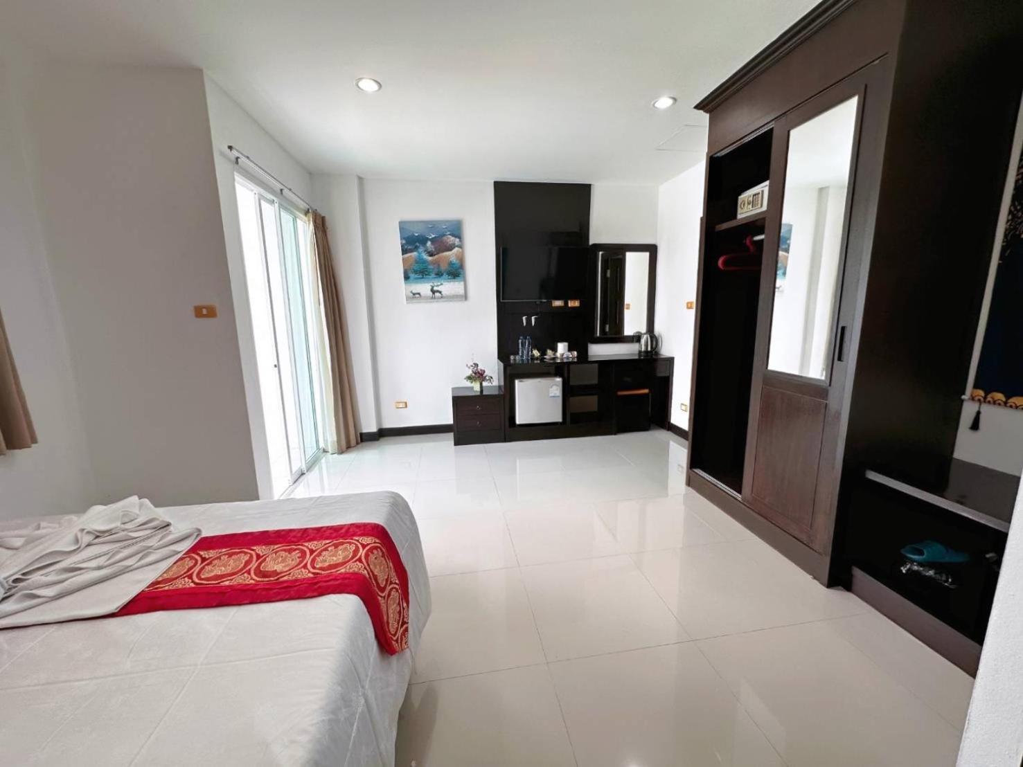 Abby'S House Hotel Patong Exterior photo