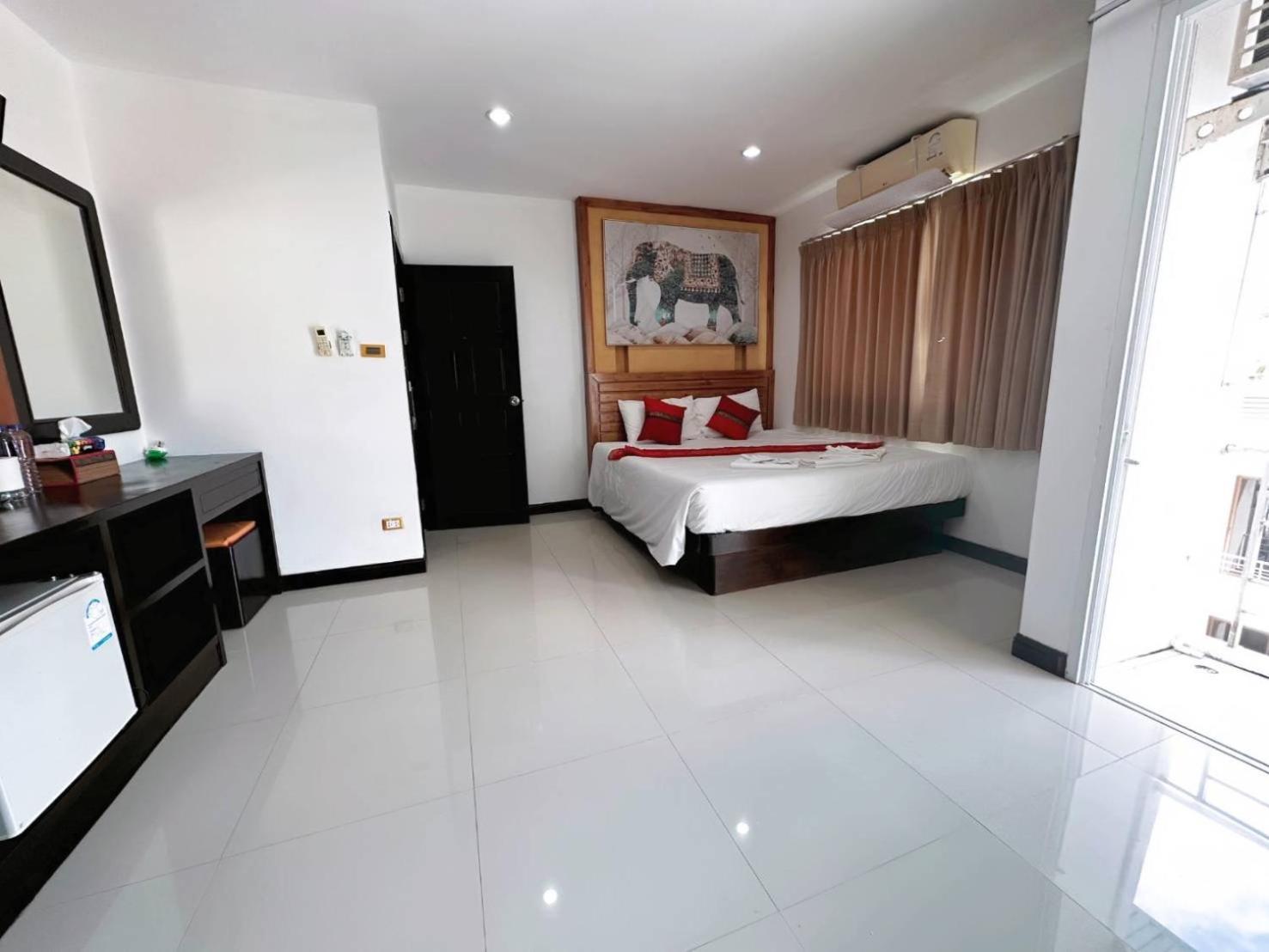 Abby'S House Hotel Patong Exterior photo