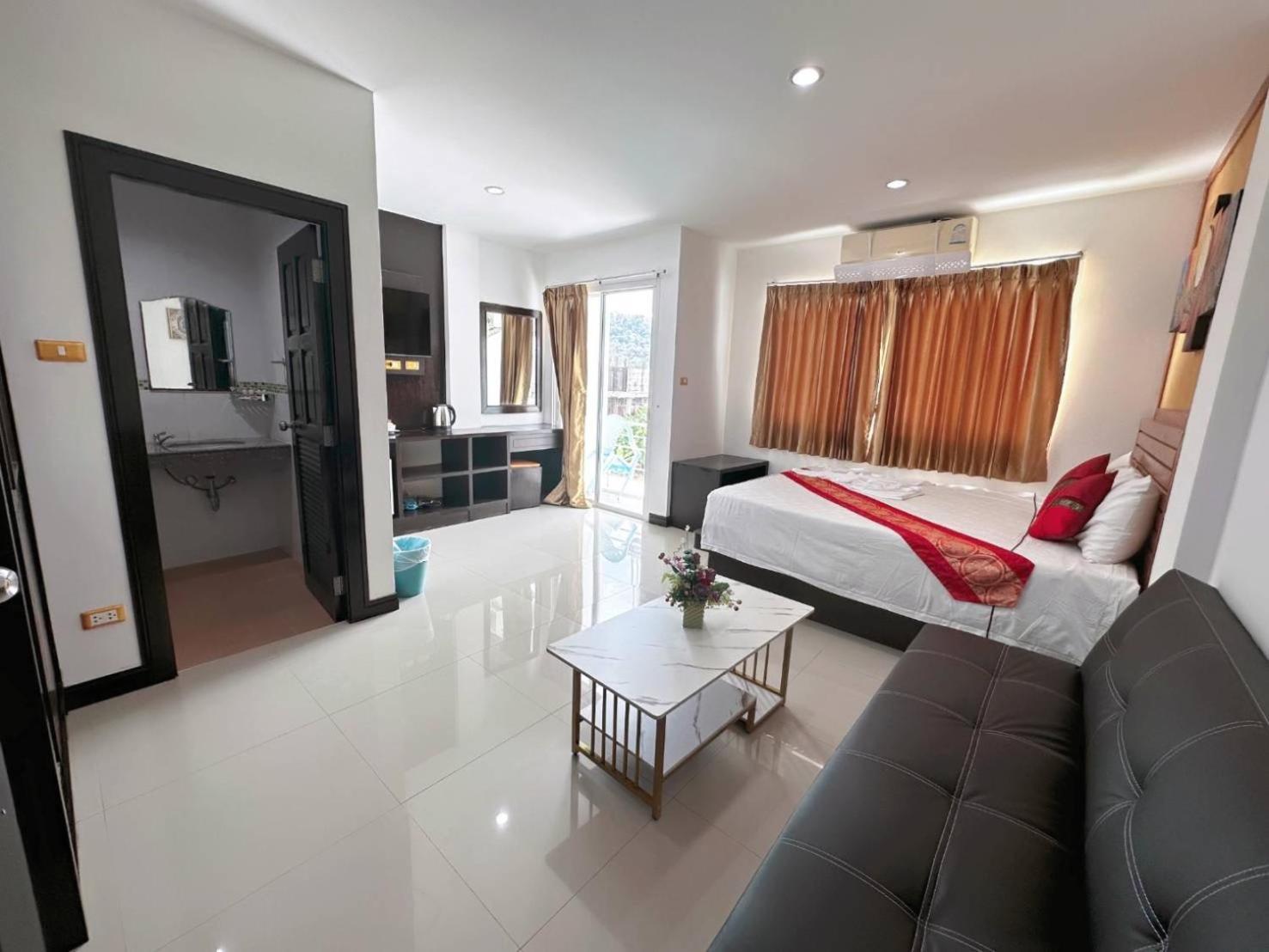 Abby'S House Hotel Patong Exterior photo