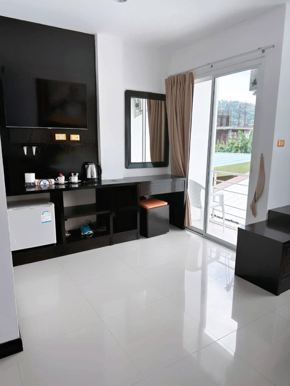 Abby'S House Hotel Patong Exterior photo