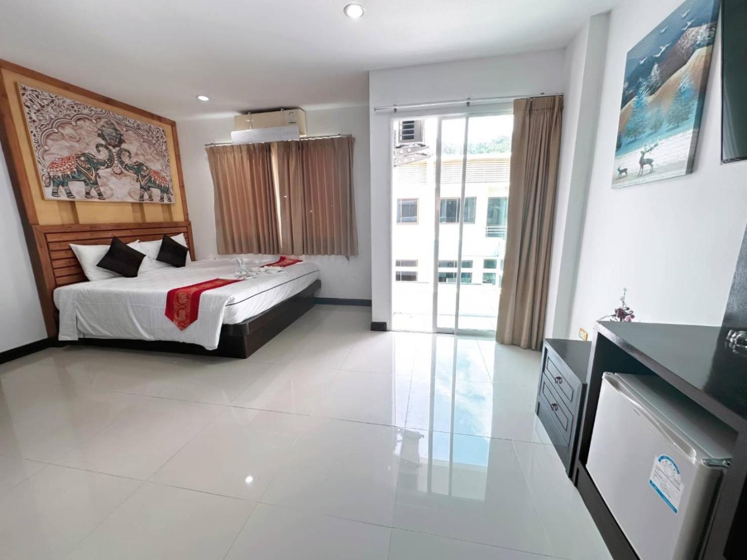 Abby'S House Hotel Patong Exterior photo