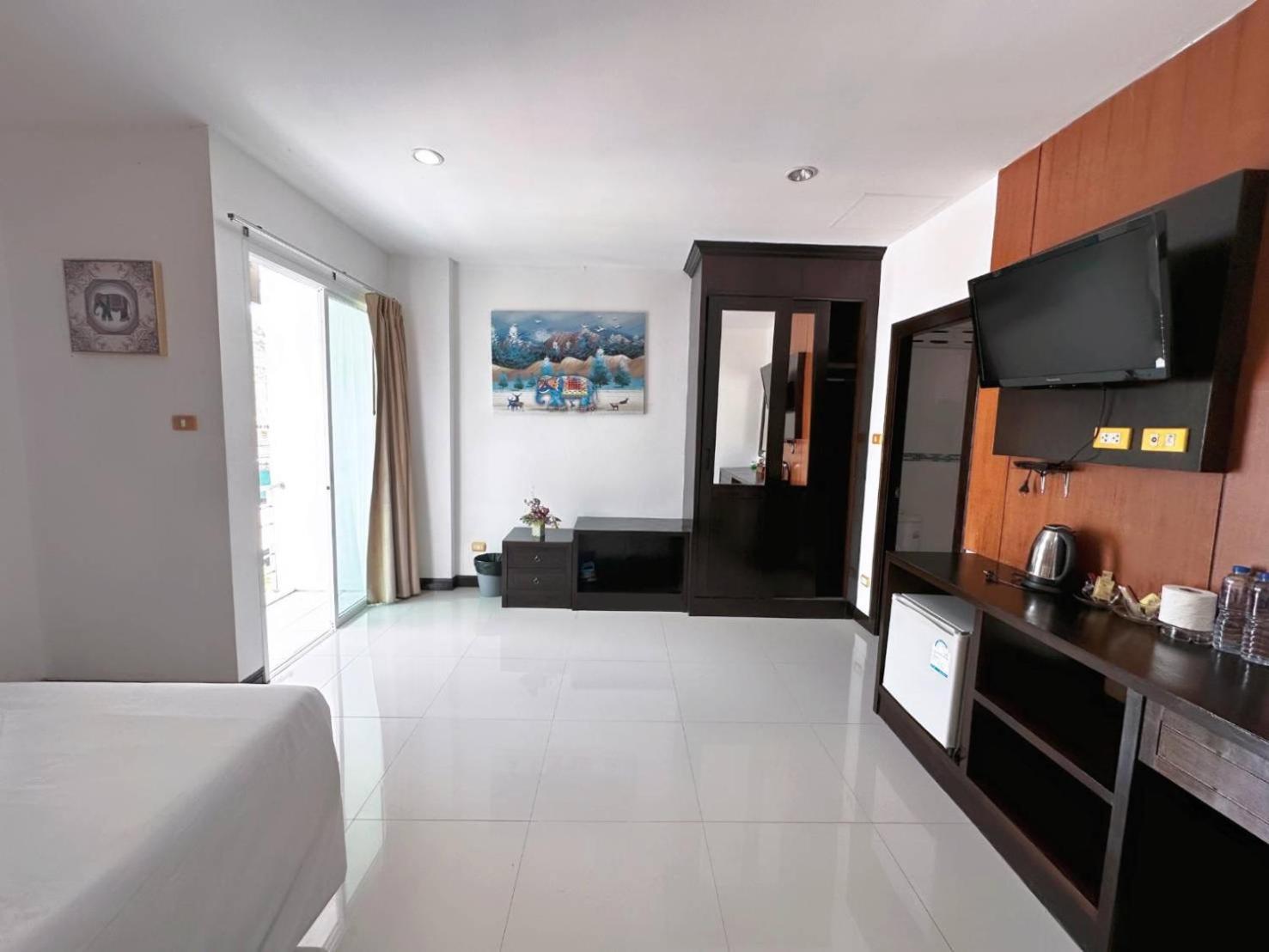 Abby'S House Hotel Patong Exterior photo