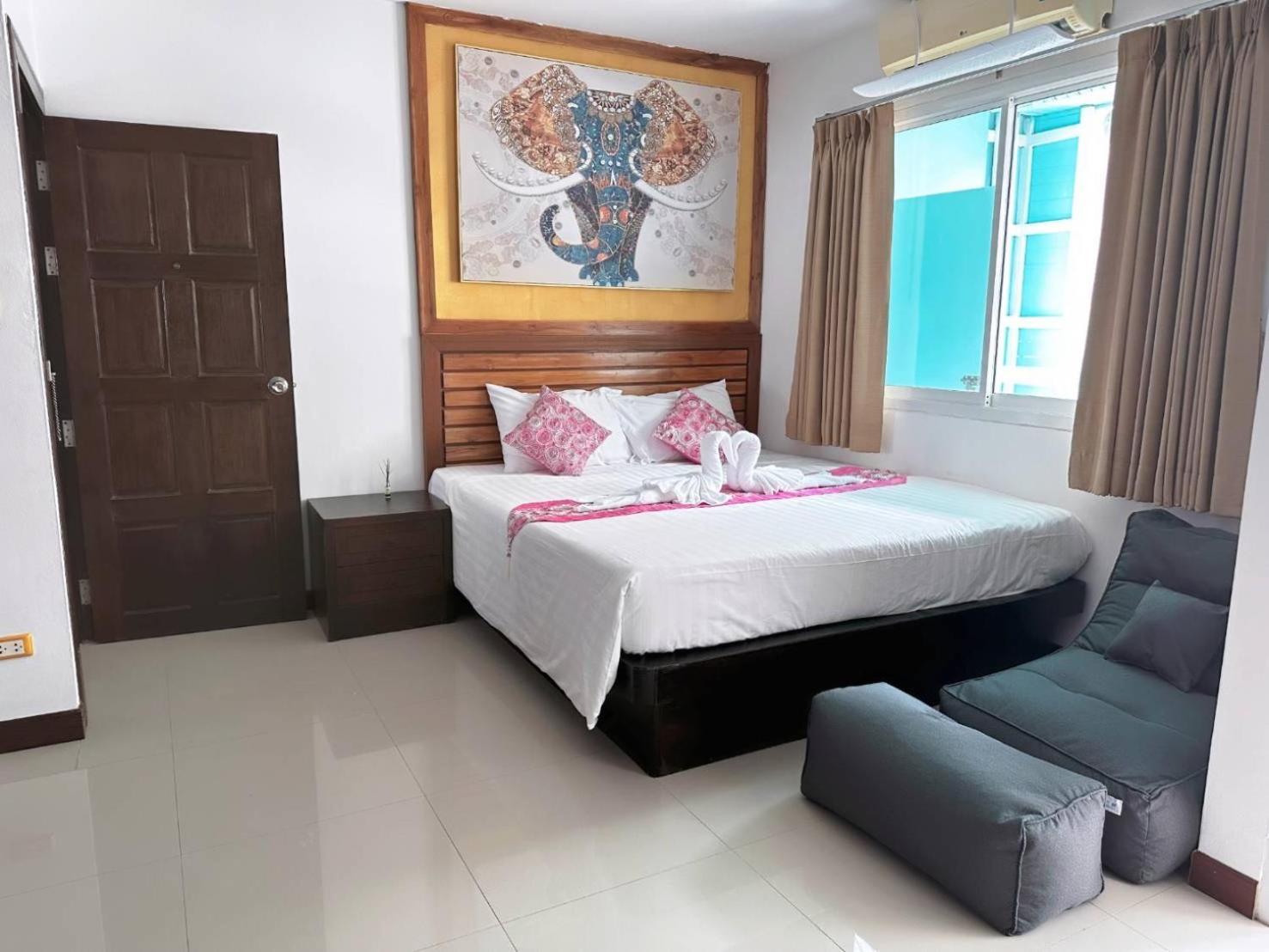Abby'S House Hotel Patong Exterior photo