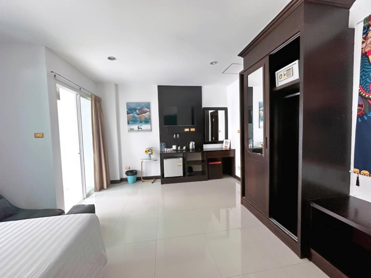 Abby'S House Hotel Patong Exterior photo